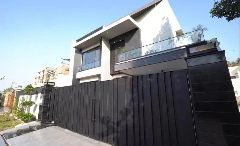 Stylish One Kanal Fully Furnished Bungalow with Two Servant Quarters in DHA Lahore