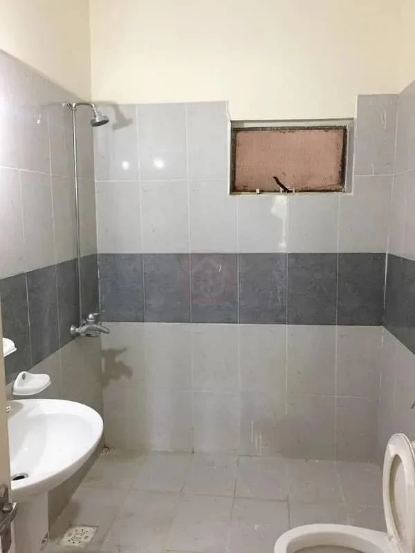 Investor Price Old House for Sale in Islamabad F-8