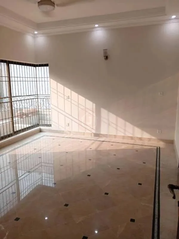 One Kanal Modern Bungalow for Sale in DHA Lahore