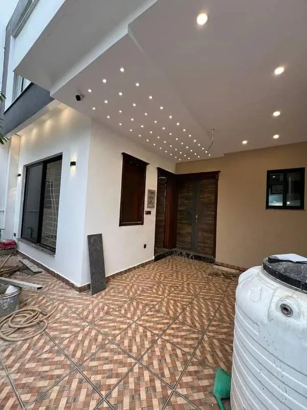 Stylish 5 Marla Home Available in Sector N, Bahria Enclave Islamabad - 3 Bedrooms