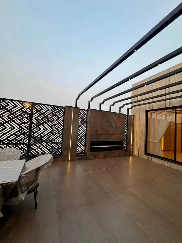 Luxury One Kanal Bungalow with 2 Servant Quarters for Sale in DHA Lahore