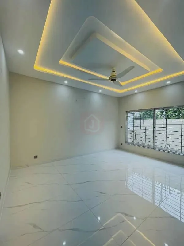 Newly Built 10 Marla Home Available for Purchase