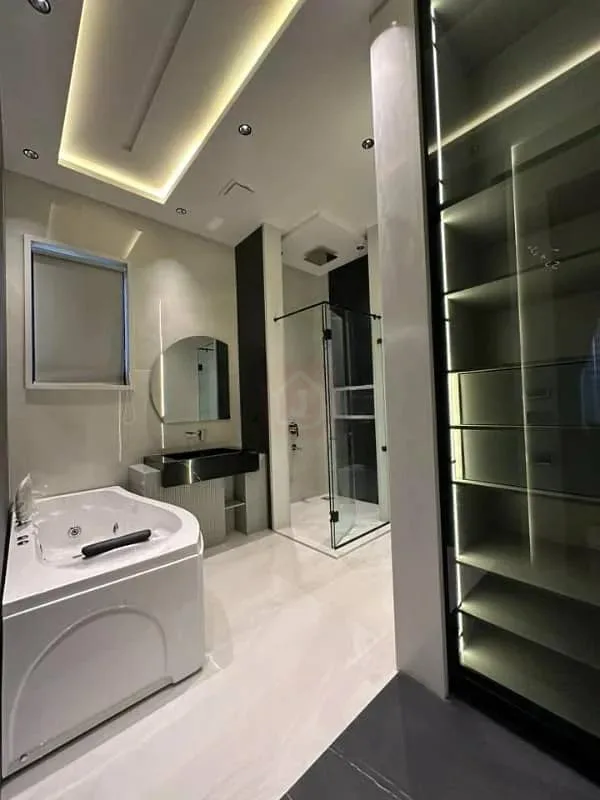 One Kanal Fully Furnished Luxury Bungalow with Servant Quarters in DHA Lahore