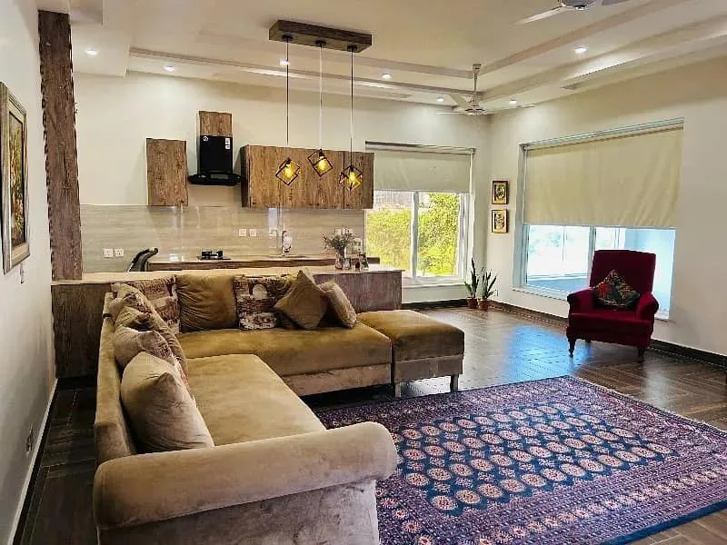 SPACIOUS AMERICAN STYLE HOME AVAILABLE FOR PURCHASE
