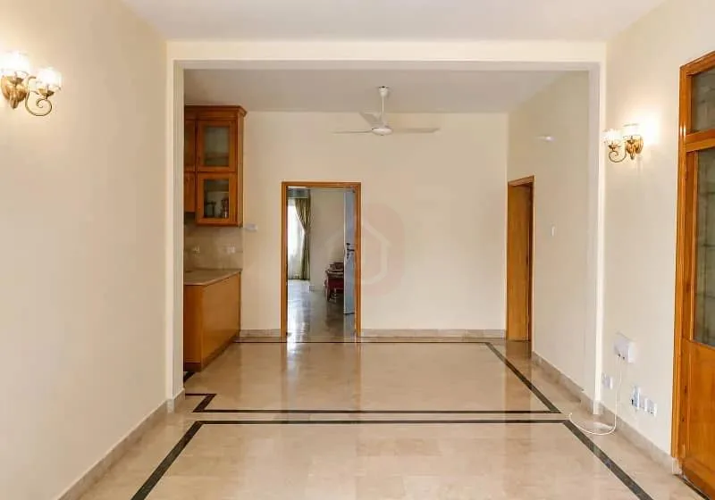 Old House for Sale in F-6, Islamabad