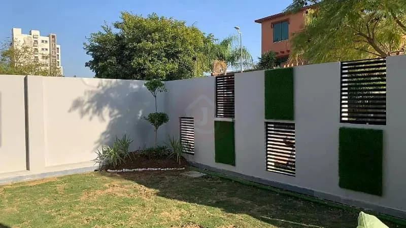 Newly Constructed Kanal Mansion in Prime Location