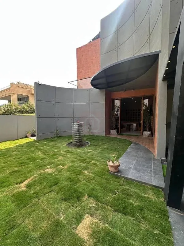 Stunning 1 Kanal Designer Home on BLVD in DHA Defence Phase 2