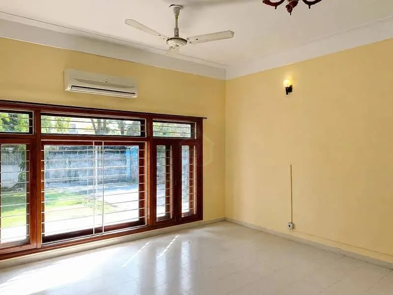 2 Kanal House for Sale in E-7 Islamabad - Prime Location