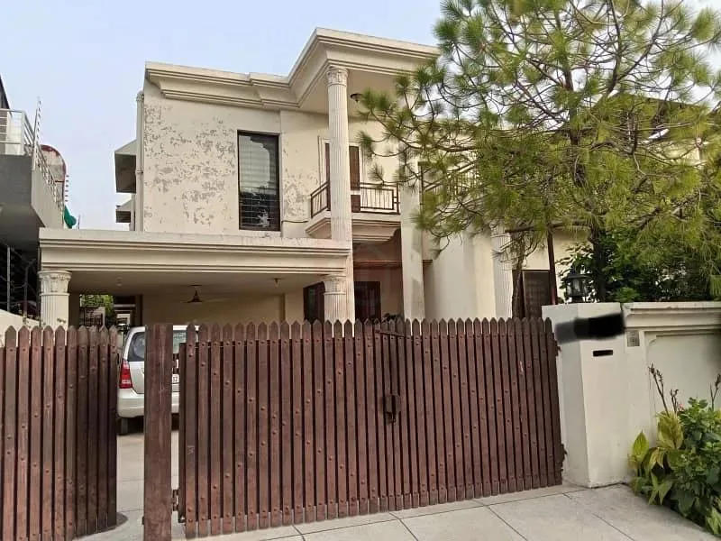 One Kanal Spanish Style Bungalow with 6 Bedrooms for Sale in DHA Lahore