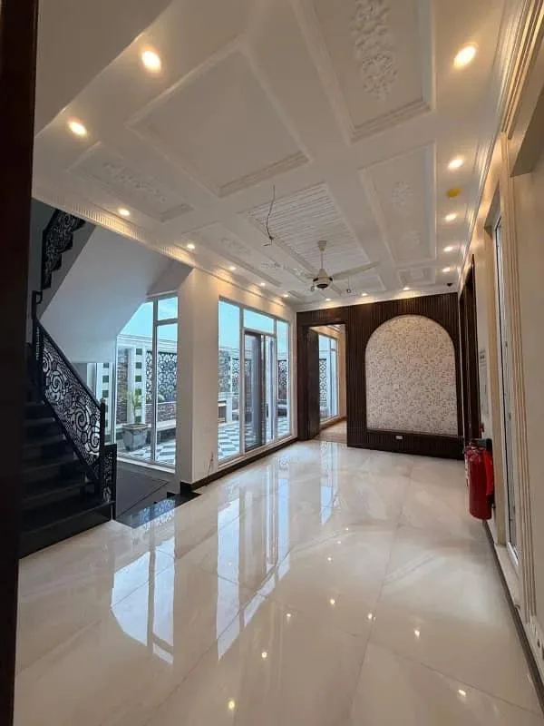 8 Marla Luxurious Royal Classic Villa for Sale in DHA Defence