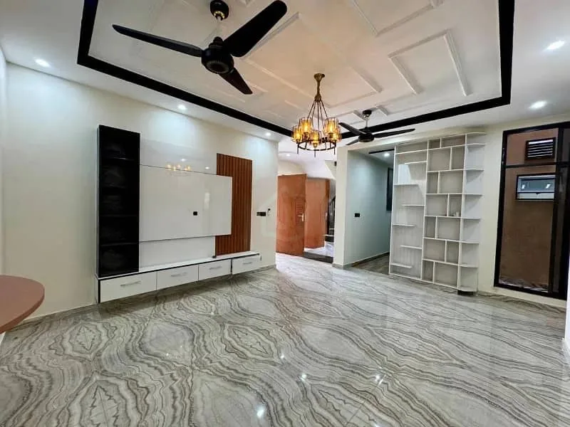 8 Marla Luxury Home Available in Faisal Town Block A