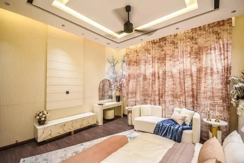 1 Kanal Semi-Furnished Luxury Villa with 5 Bedrooms for Sale in DHA