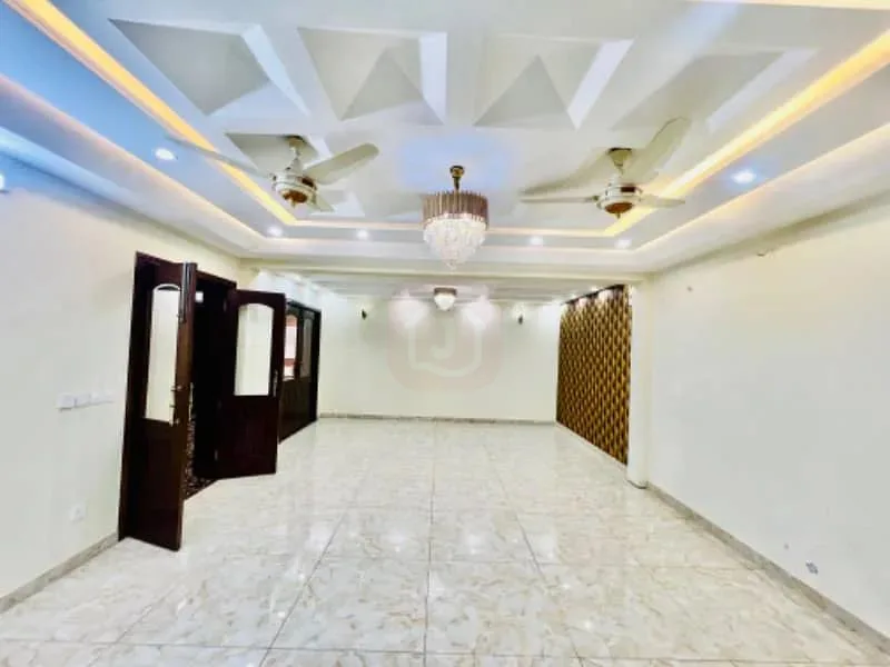 1 Kanal Used House for Sale in DHA Defence Phase 2