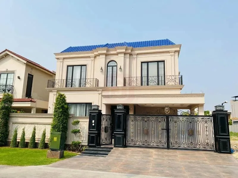Stunning One Kanal Bungalow for Sale in DHA Lahore with Servant Quarters