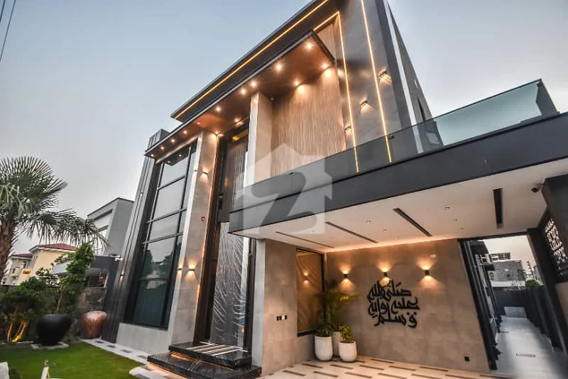 1 Kanal Semi-Furnished Luxury Villa with 5 Bedrooms for Sale in DHA