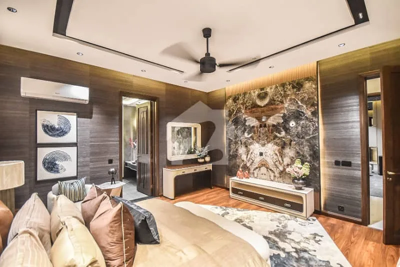1 Kanal Semi-Furnished Luxury Villa with 5 Bedrooms for Sale in DHA