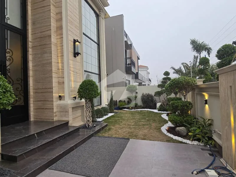 1 Kanal Fully Furnished Italian-Style Bungalow for Sale
