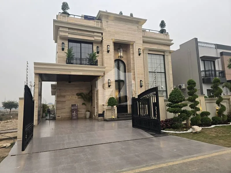 1 Kanal Fully Furnished Italian-Style Bungalow for Sale