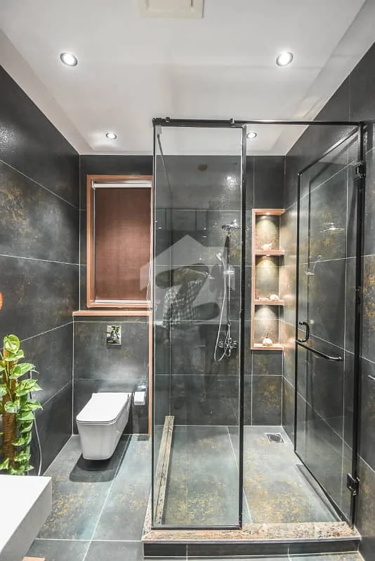 5 Marla Ultra Modern Villa Available for Sale in DHA