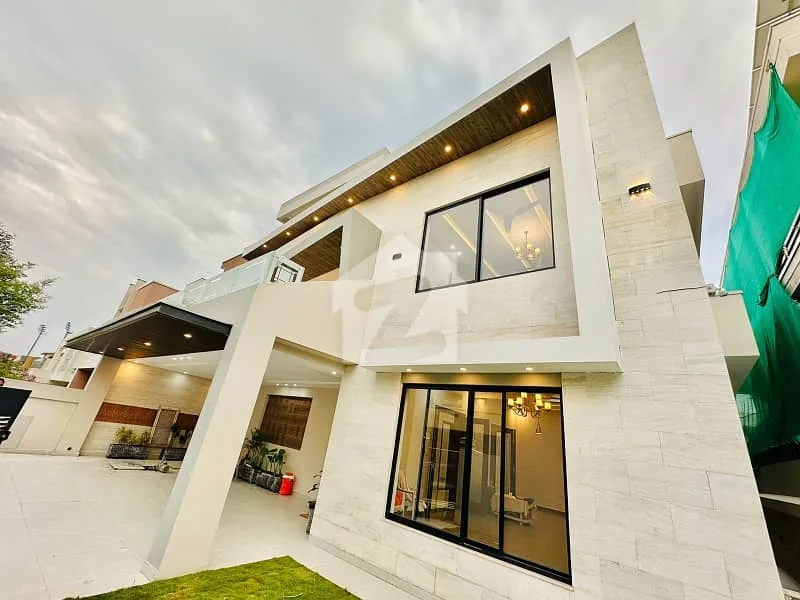Newly Built Designer Home in Prime Location