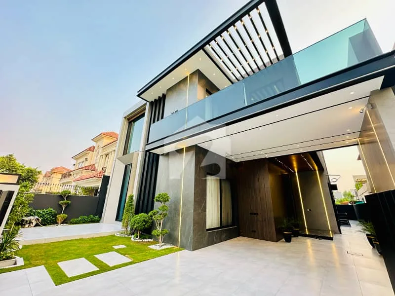 Stunning 1 Kanal Bungalow for Sale Near Dolmen Mall in DHA Phase 6