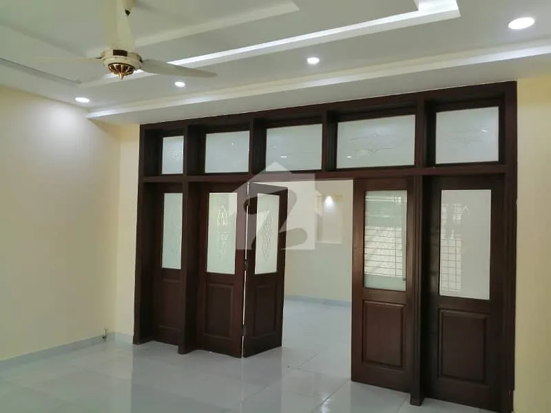 1 Kanal Single Storey House Available for Sale