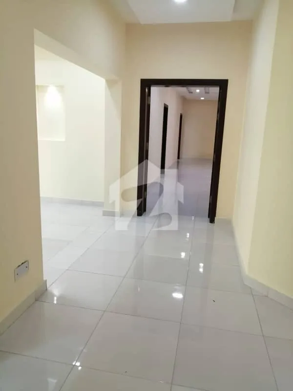 1 Kanal Single Storey House Available for Sale