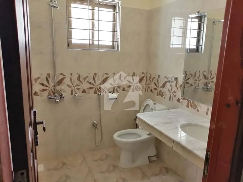 1 Kanal Single Storey House Available for Sale