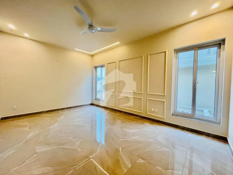 Exquisite 1 Kanal House with Pool for Sale