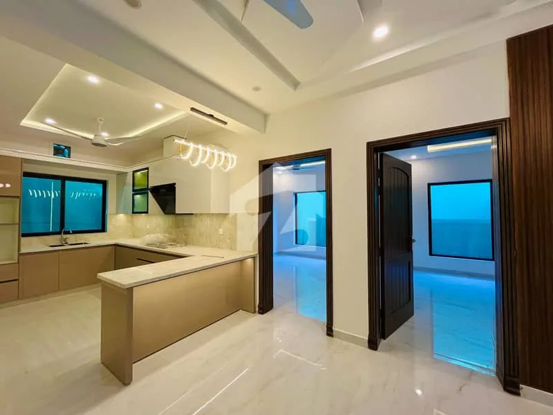 Exquisite 1 Kanal House with Pool for Sale