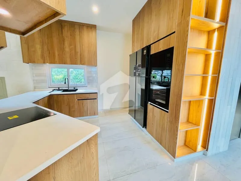 Exquisite 1 Kanal House with Pool for Sale