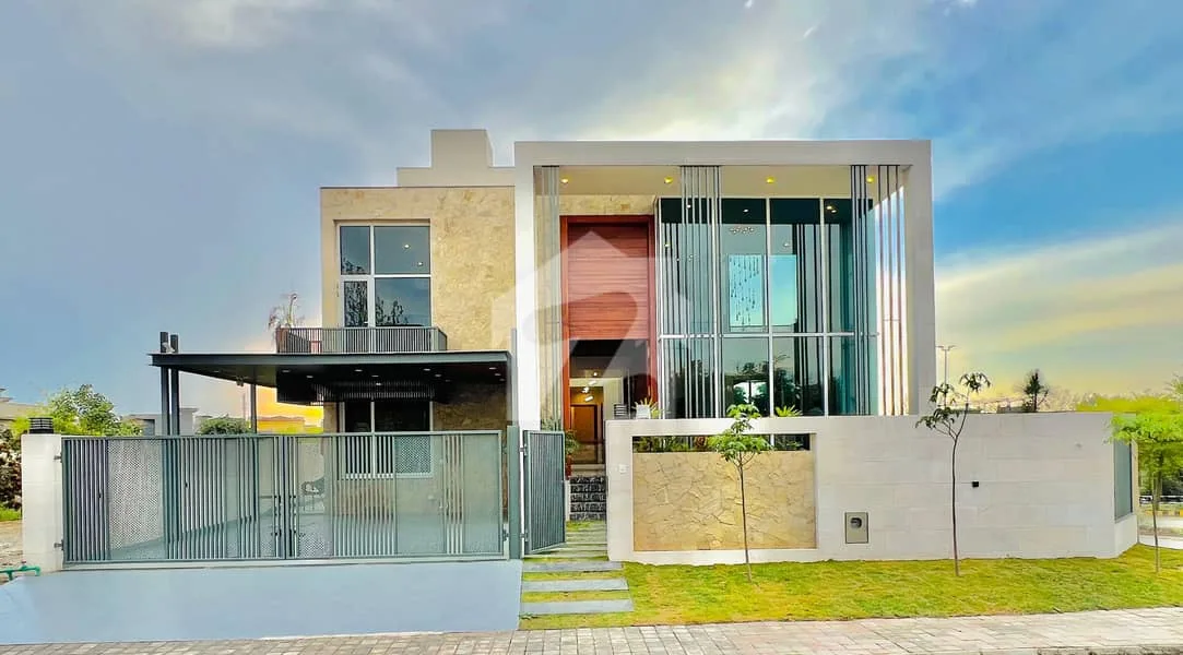 Exquisite 1 Kanal House with Pool for Sale
