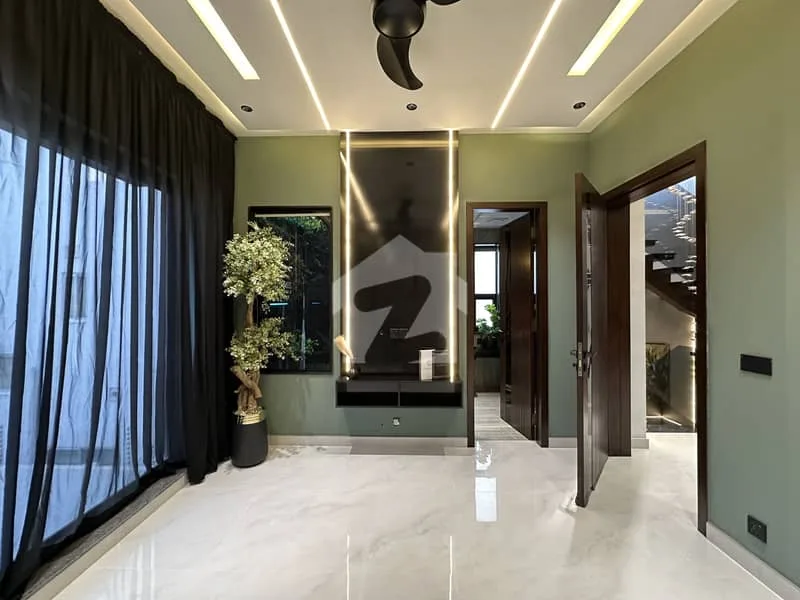 Stylish 8 Marla House with Basement for Sale at a Great Price