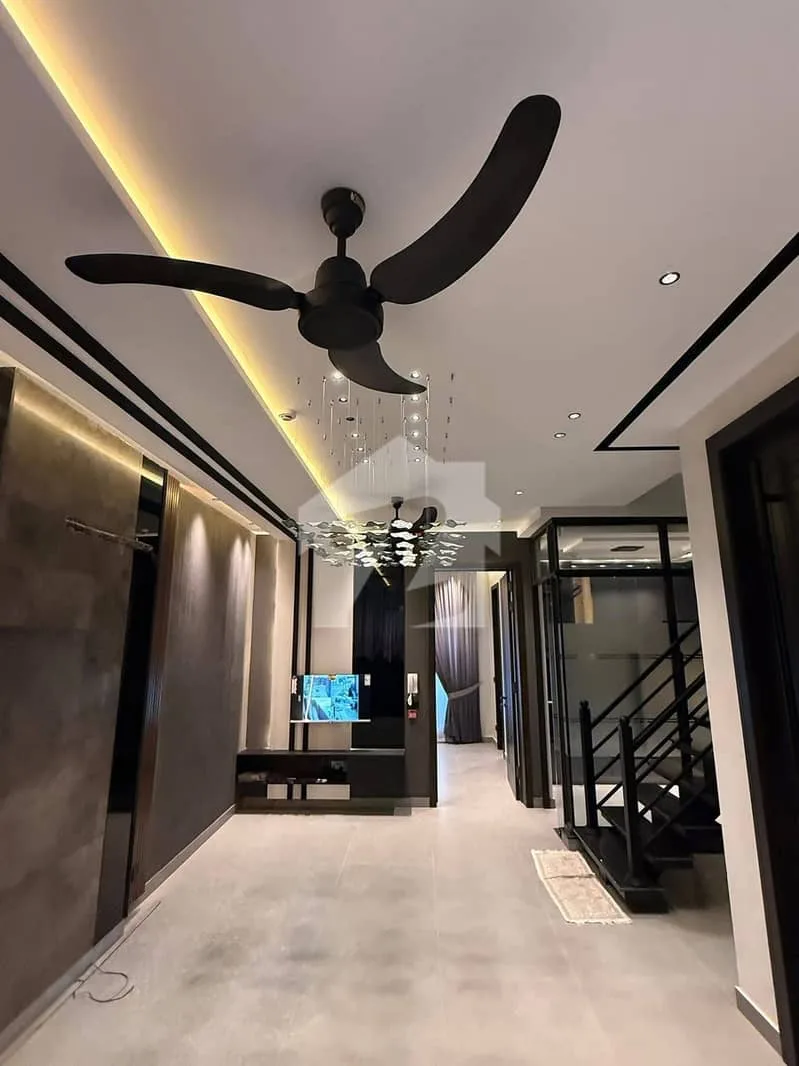 Stylish 8 Marla House with Basement for Sale at a Great Price