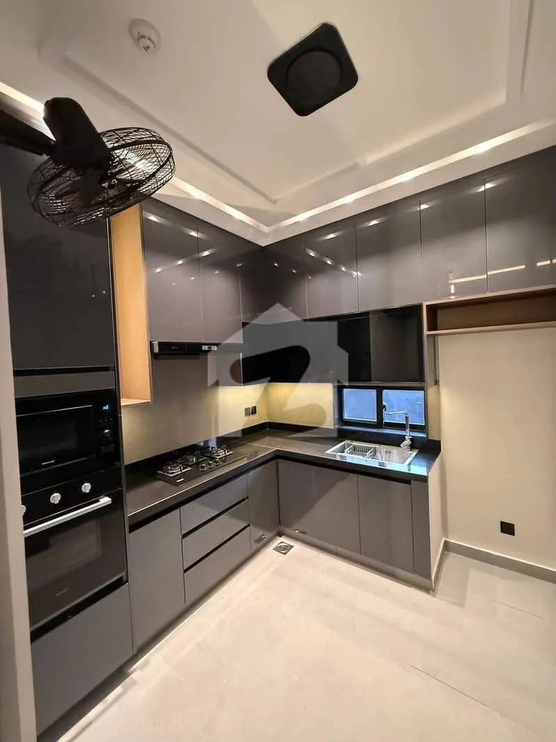 Stylish 8 Marla House with Basement for Sale at a Great Price