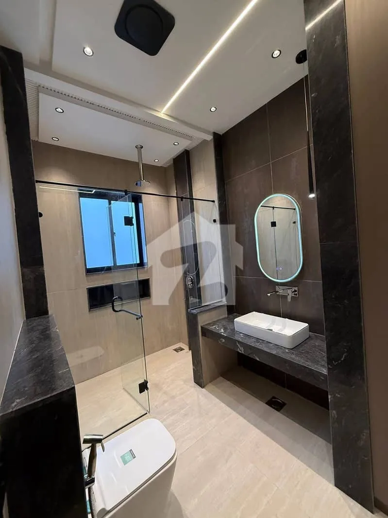 Stylish 8 Marla House with Basement for Sale at a Great Price