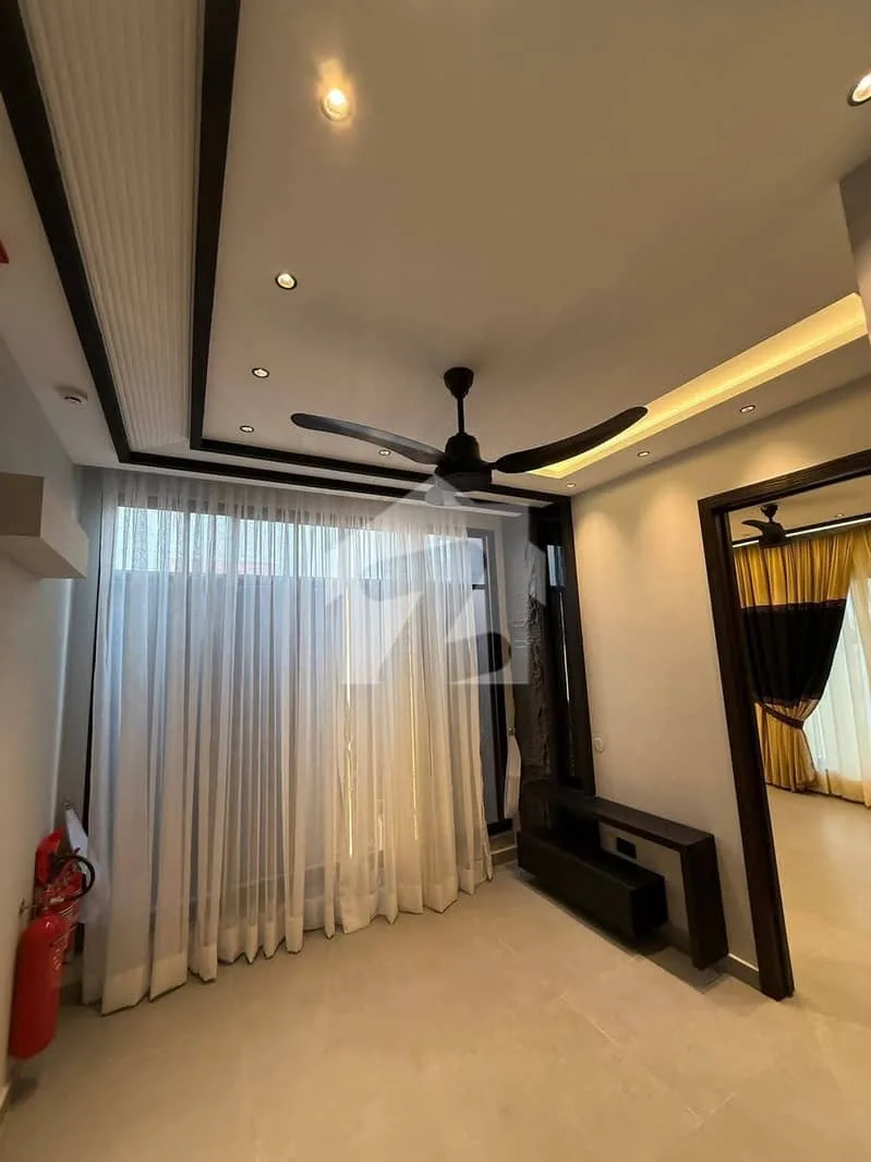 Stylish 8 Marla House with Basement for Sale at a Great Price