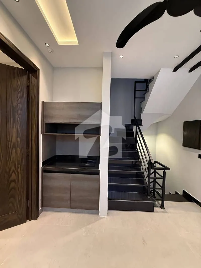 Stylish 8 Marla House with Basement for Sale at a Great Price