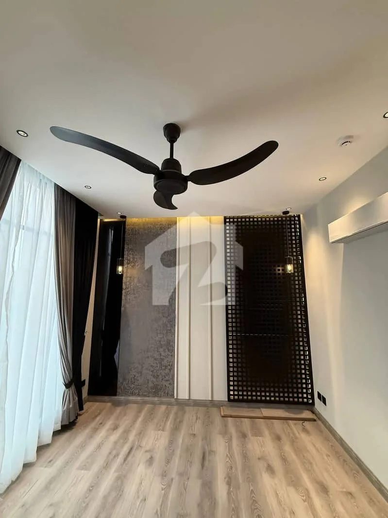 Stylish 8 Marla House with Basement for Sale at a Great Price