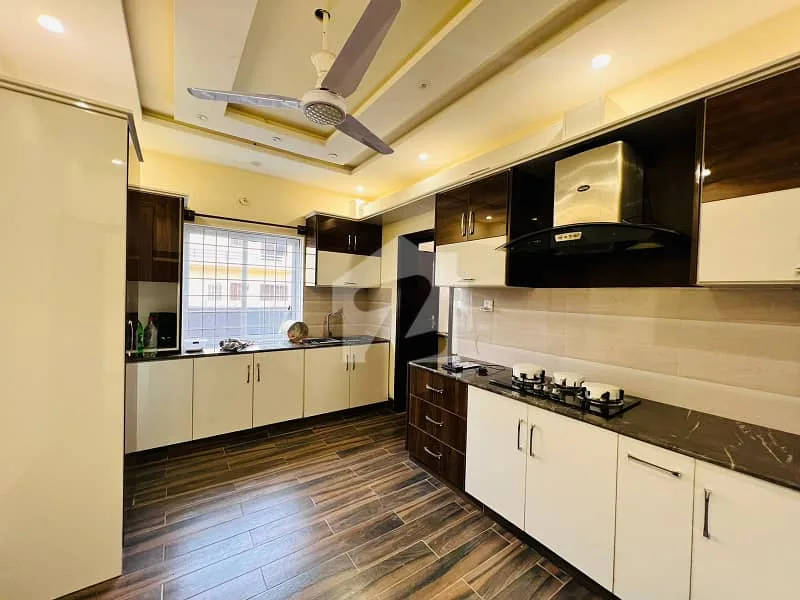 Beautifully Maintained Corner House for Sale in DHA Defence