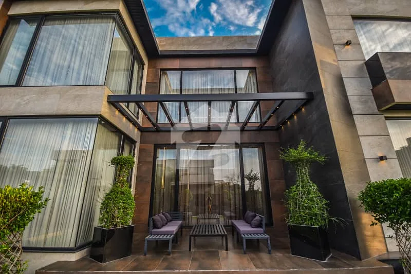 Luxury 2-Kanal Newly Built Home Available in Elite Location Close to Golf