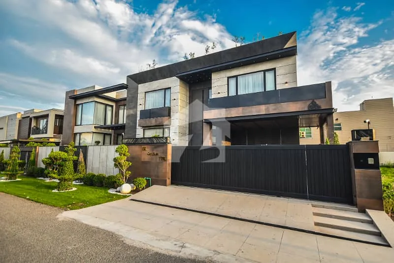 Luxury 2-Kanal Newly Built Home Available in Elite Location Close to Golf