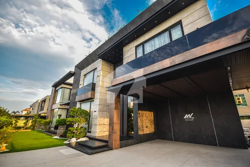 Luxury 2-Kanal Newly Built Home Available in Elite Location Close to Golf