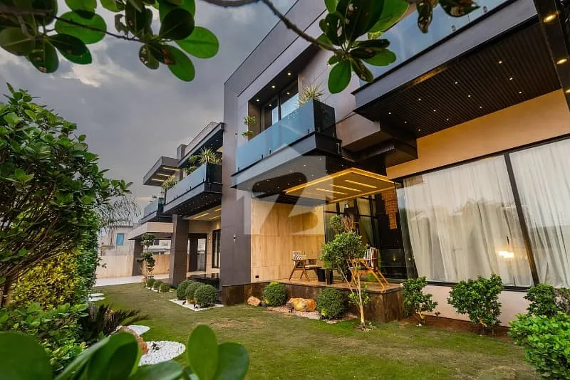 Stunning 2 Kanal Fully Furnished House for Sale