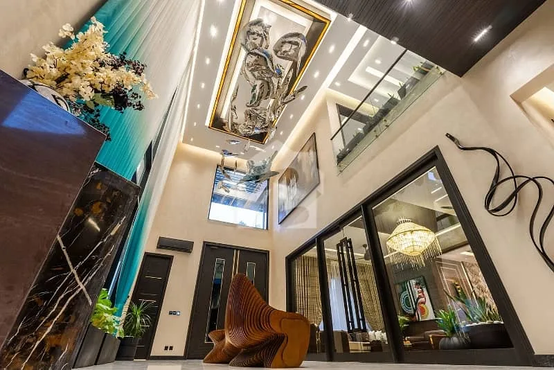 Stunning 2 Kanal Fully Furnished House for Sale