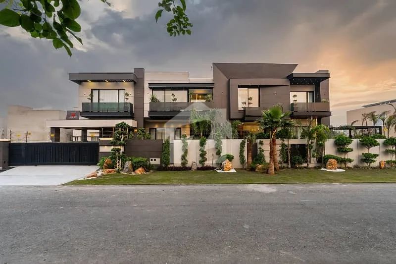 Stunning 2 Kanal Fully Furnished House for Sale