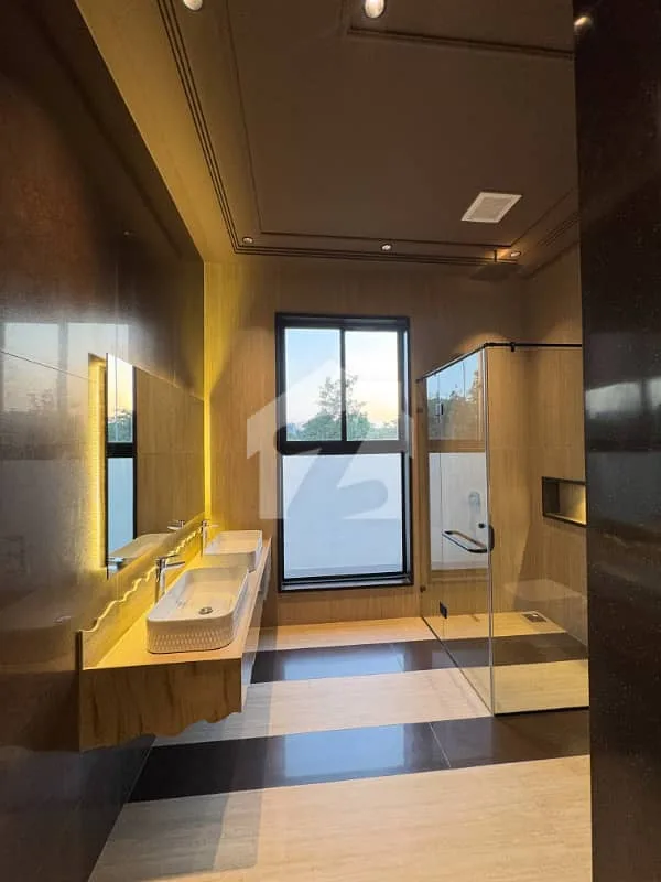 1 Kanal House Available in DHA Phase 2