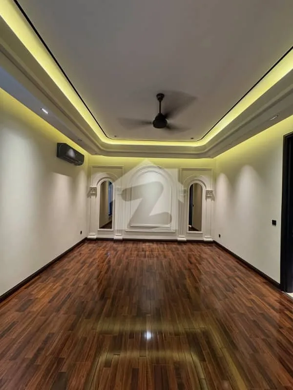 1 Kanal House Available in DHA Phase 2