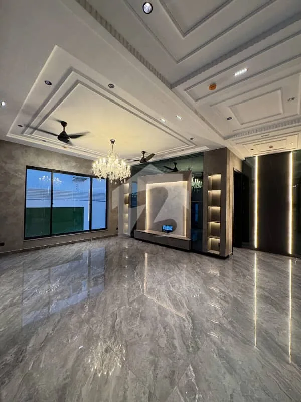1 Kanal House Available in DHA Phase 2