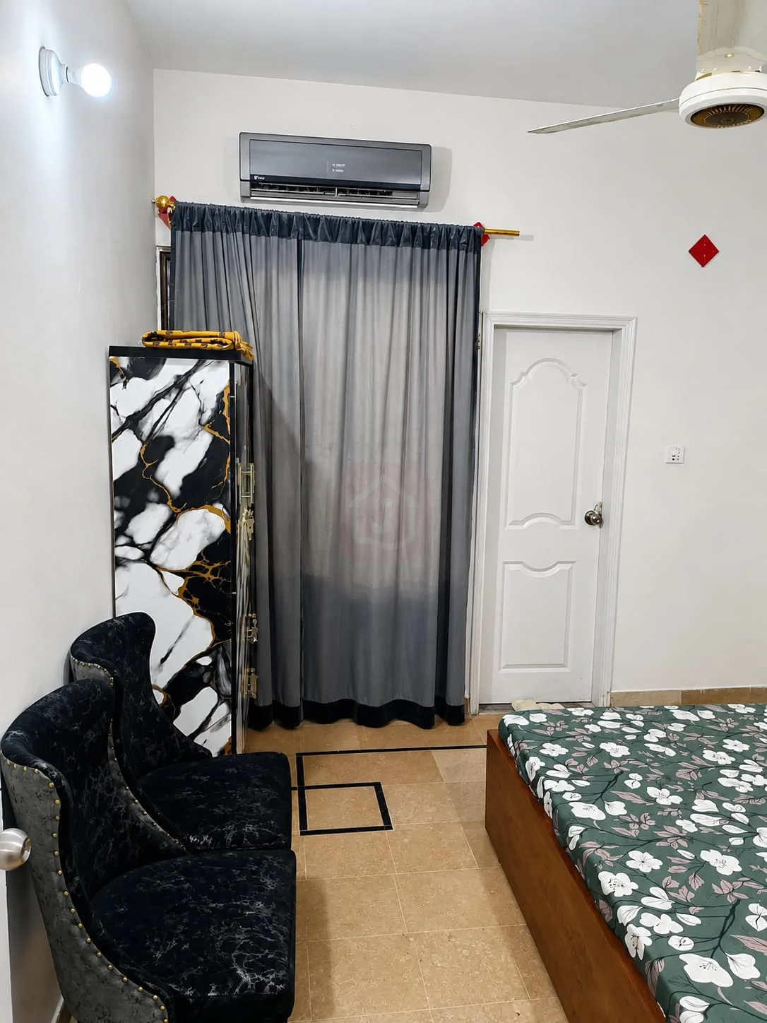 Spacious 2Br furnished house with a park nearby